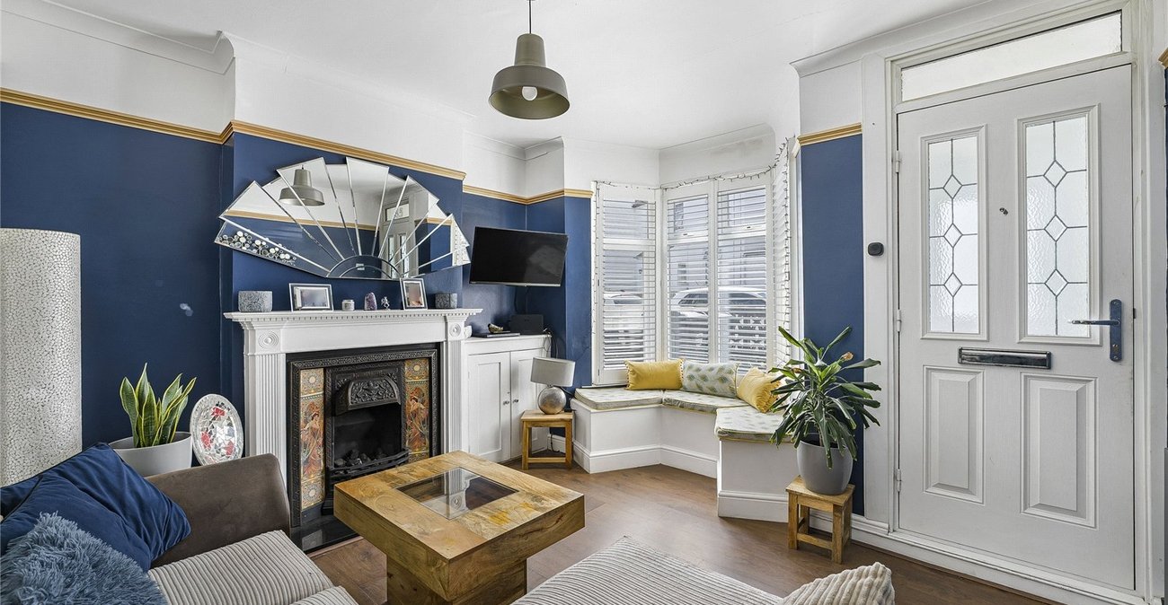 2 bedroom house for sale in Swanscombe | Robinson Jackson