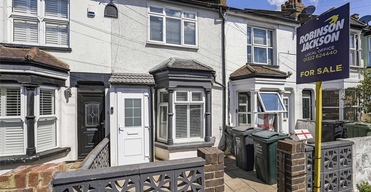 2 bedroom house for sale in Swanscombe | Robinson Jackson
