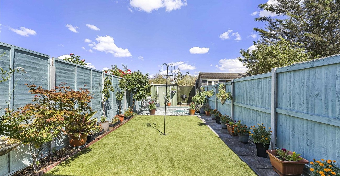 2 bedroom house for sale in Swanscombe | Robinson Jackson