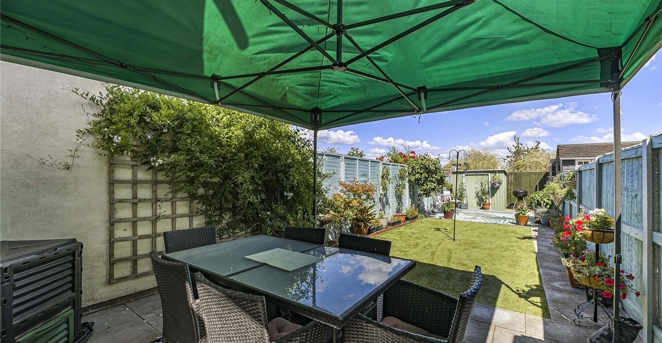 2 bedroom house for sale in Swanscombe | Robinson Jackson