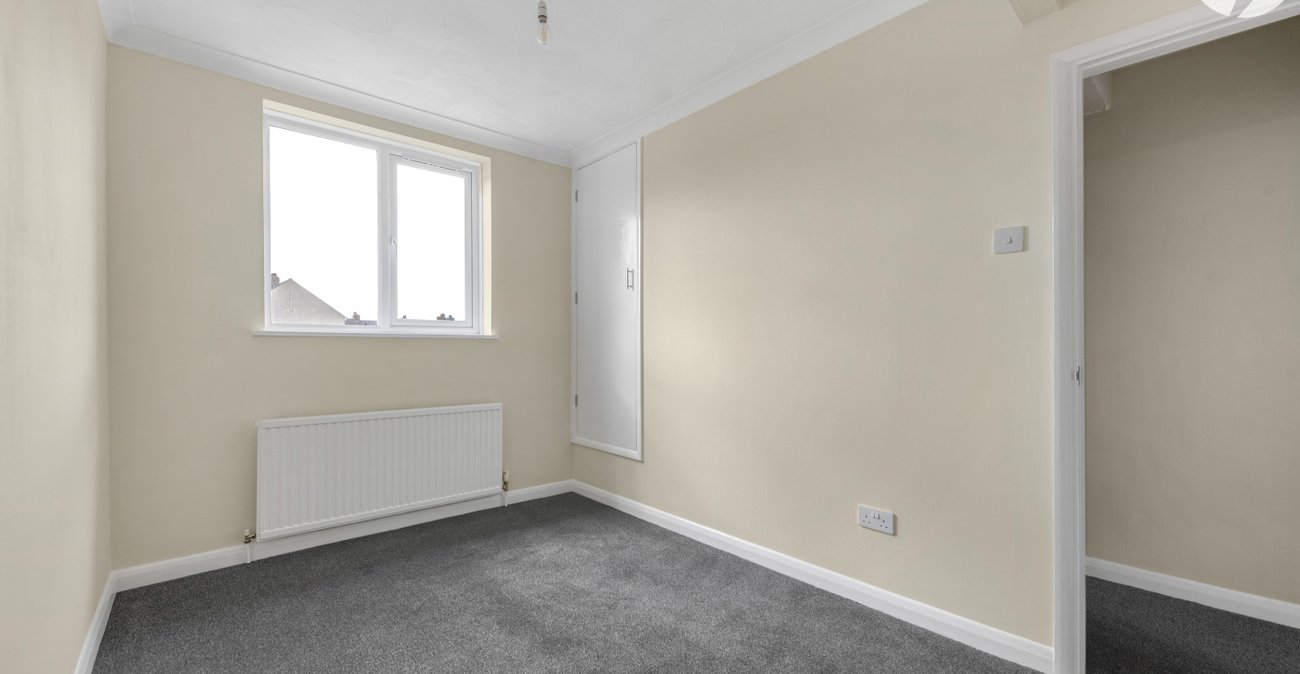 2 bedroom house for sale in Swanscombe | Robinson Jackson