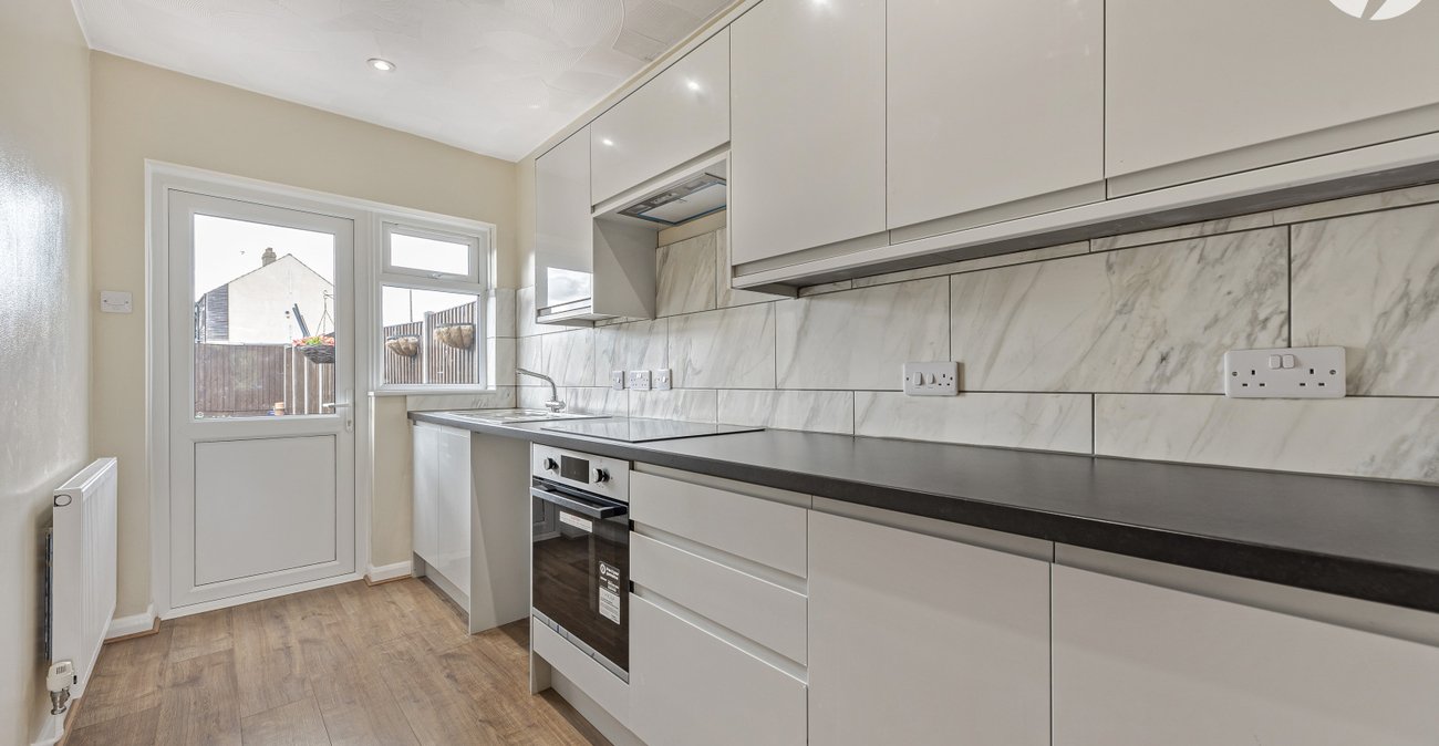 2 bedroom house for sale in Swanscombe | Robinson Jackson