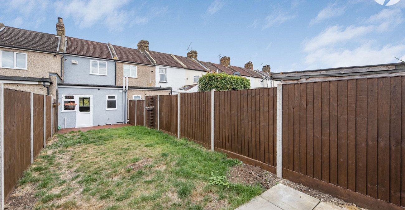 2 bedroom house for sale in Swanscombe | Robinson Jackson