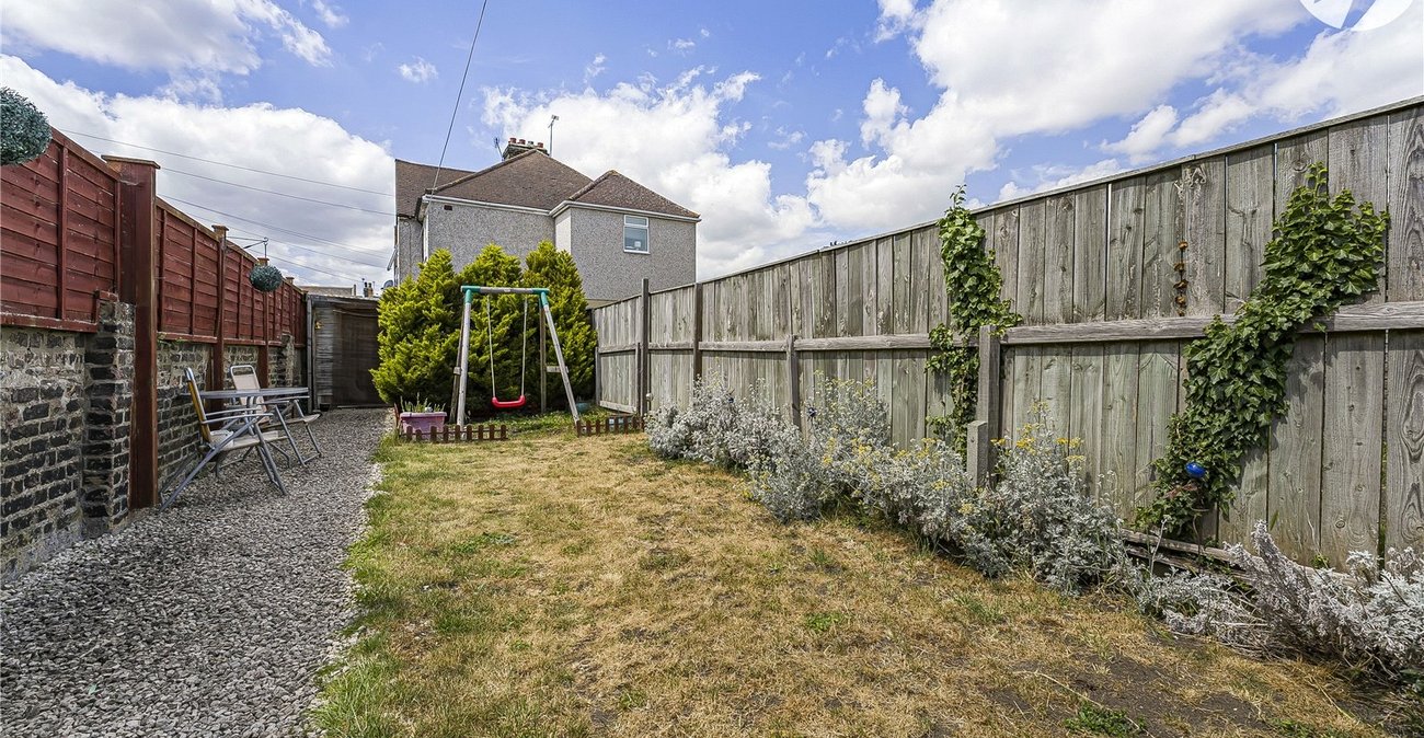 3 bedroom house for sale in Swanscombe | Robinson Jackson
