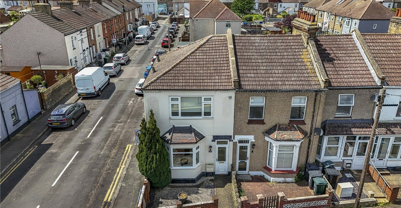 3 bedroom house for sale in Swanscombe | Robinson Jackson
