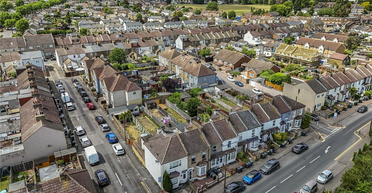 3 bedroom house for sale in Swanscombe | Robinson Jackson