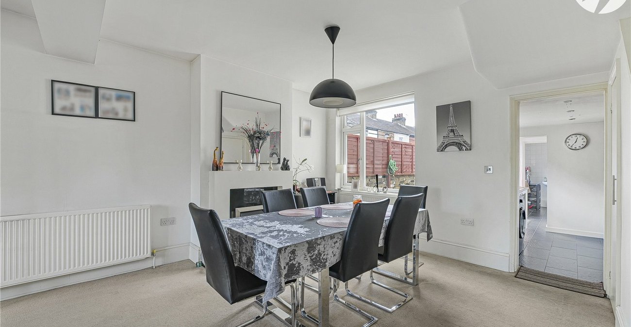 3 bedroom house for sale in Swanscombe | Robinson Jackson