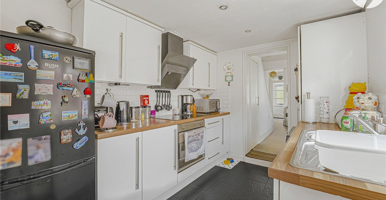 3 bedroom house for sale in Swanscombe | Robinson Jackson
