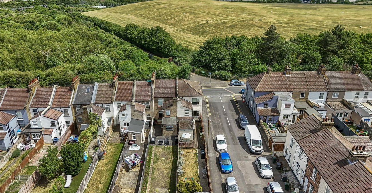 3 bedroom house for sale in Swanscombe | Robinson Jackson