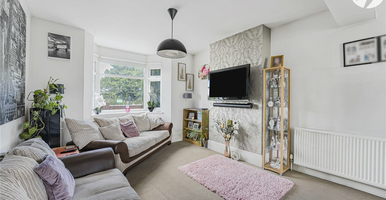 3 bedroom house for sale in Swanscombe | Robinson Jackson