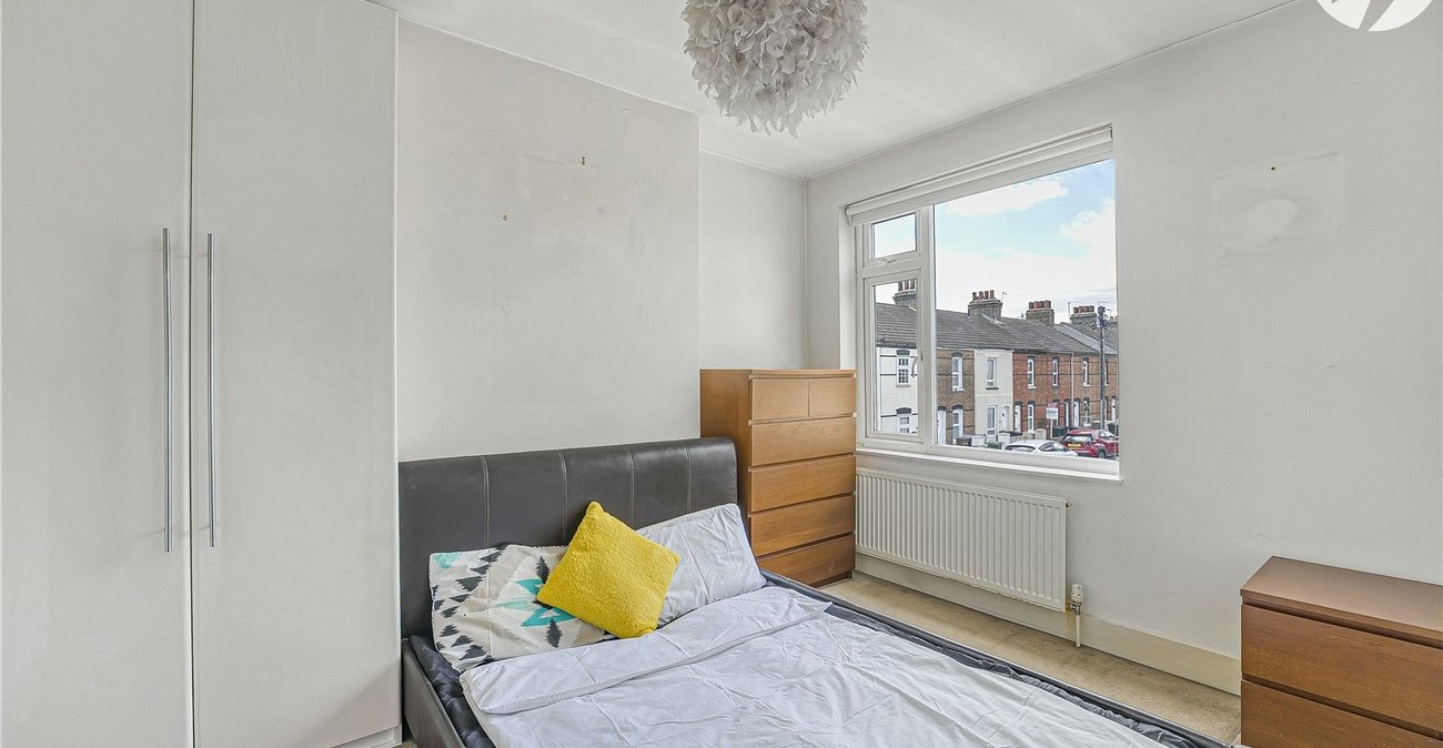 3 bedroom house for sale in Swanscombe | Robinson Jackson