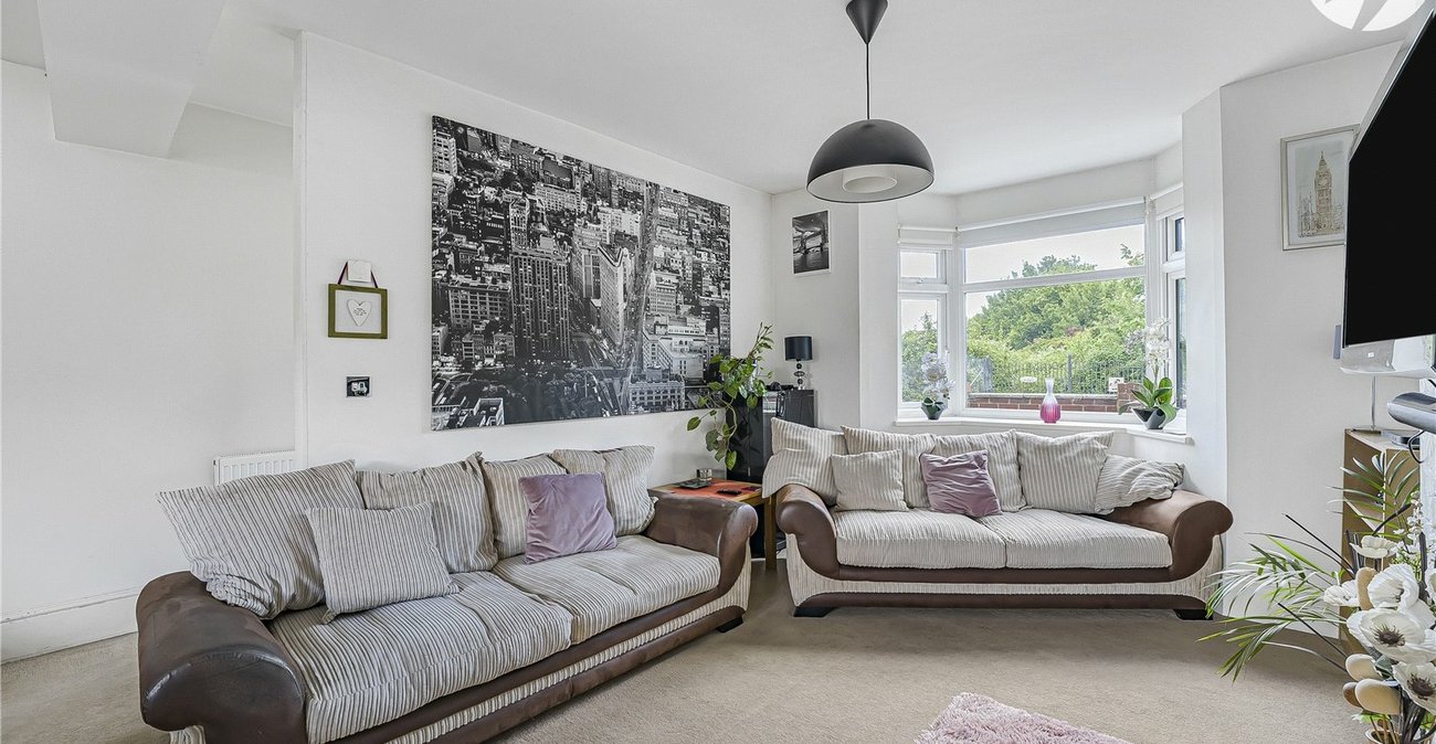 3 bedroom house for sale in Swanscombe | Robinson Jackson