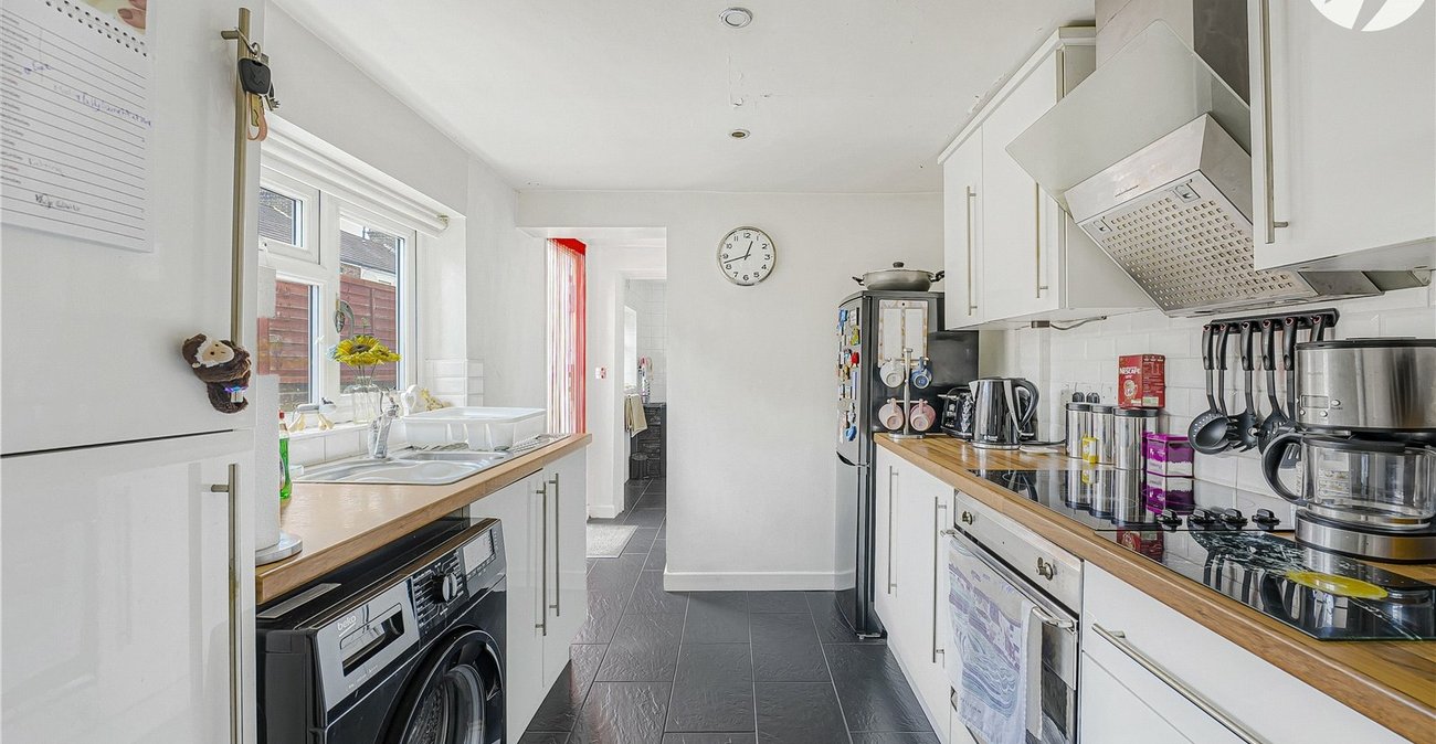 3 bedroom house for sale in Swanscombe | Robinson Jackson