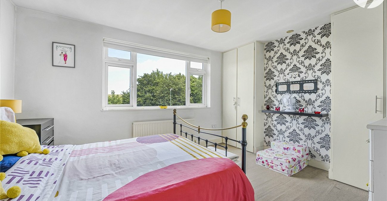 3 bedroom house for sale in Swanscombe | Robinson Jackson