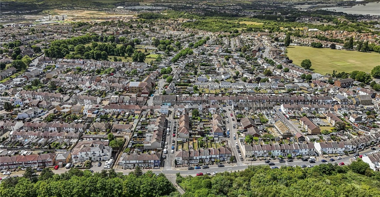 3 bedroom house for sale in Swanscombe | Robinson Jackson