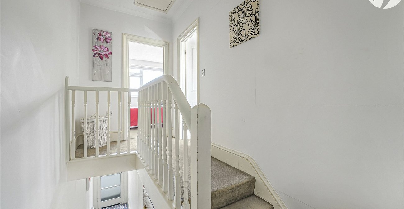 3 bedroom house for sale in Swanscombe | Robinson Jackson