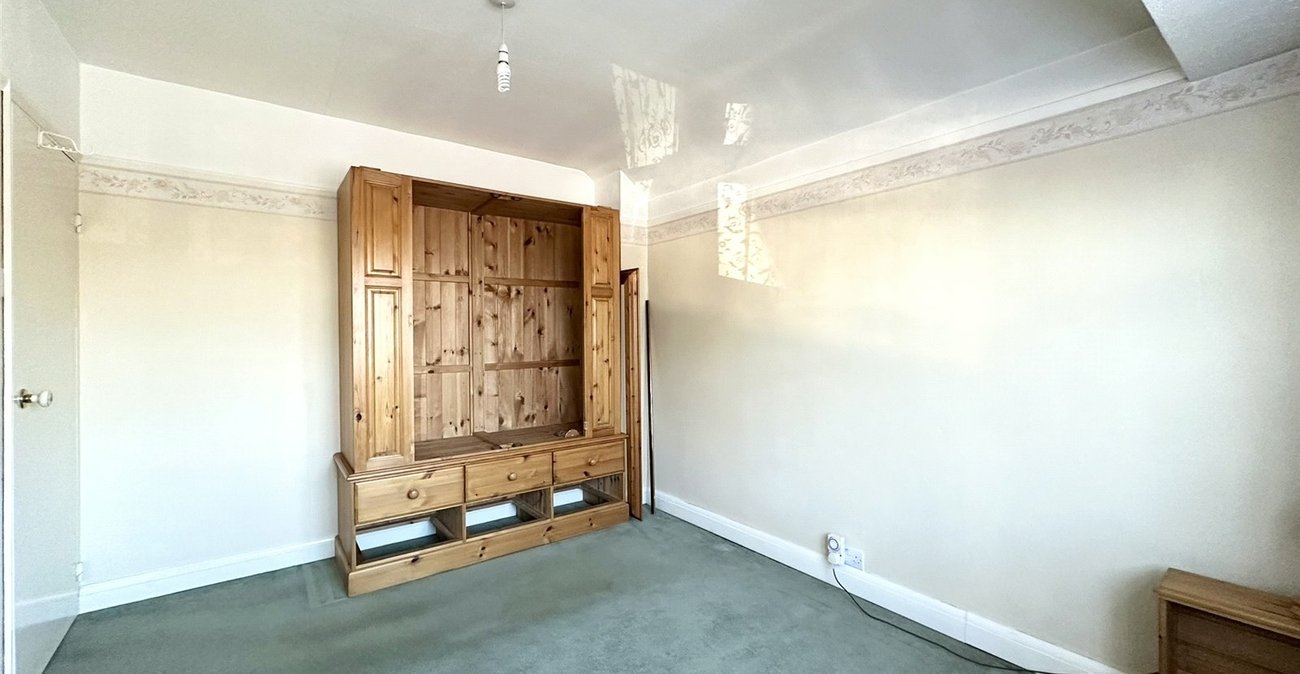 3 bedroom house for sale in Swanscombe | Robinson Jackson