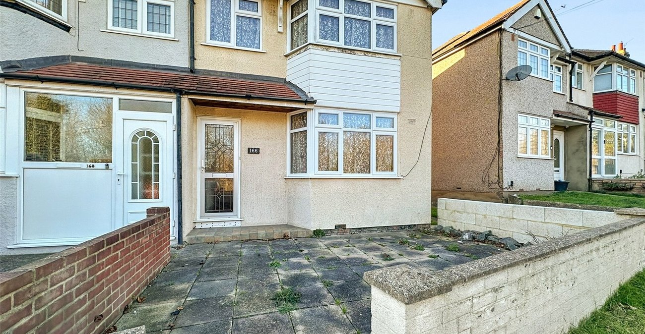 3 bedroom house for sale in Swanscombe | Robinson Jackson