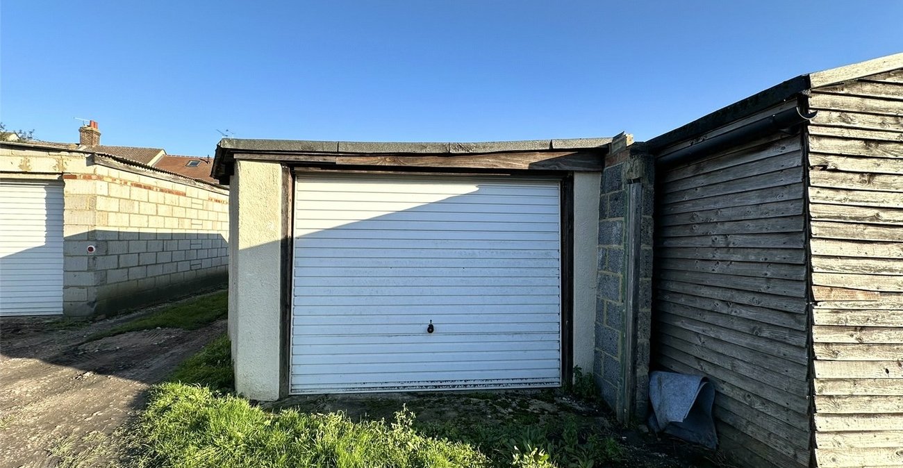 3 bedroom house for sale in Swanscombe | Robinson Jackson