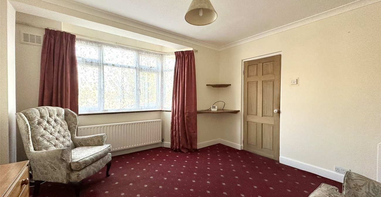 3 bedroom house for sale in Swanscombe | Robinson Jackson