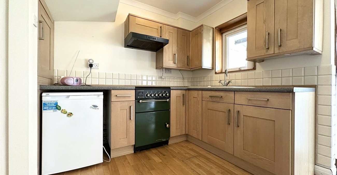 3 bedroom house for sale in Swanscombe | Robinson Jackson