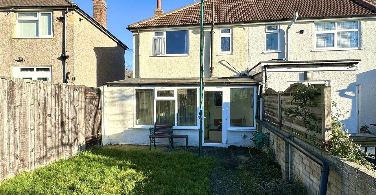 3 bedroom house for sale in Swanscombe | Robinson Jackson