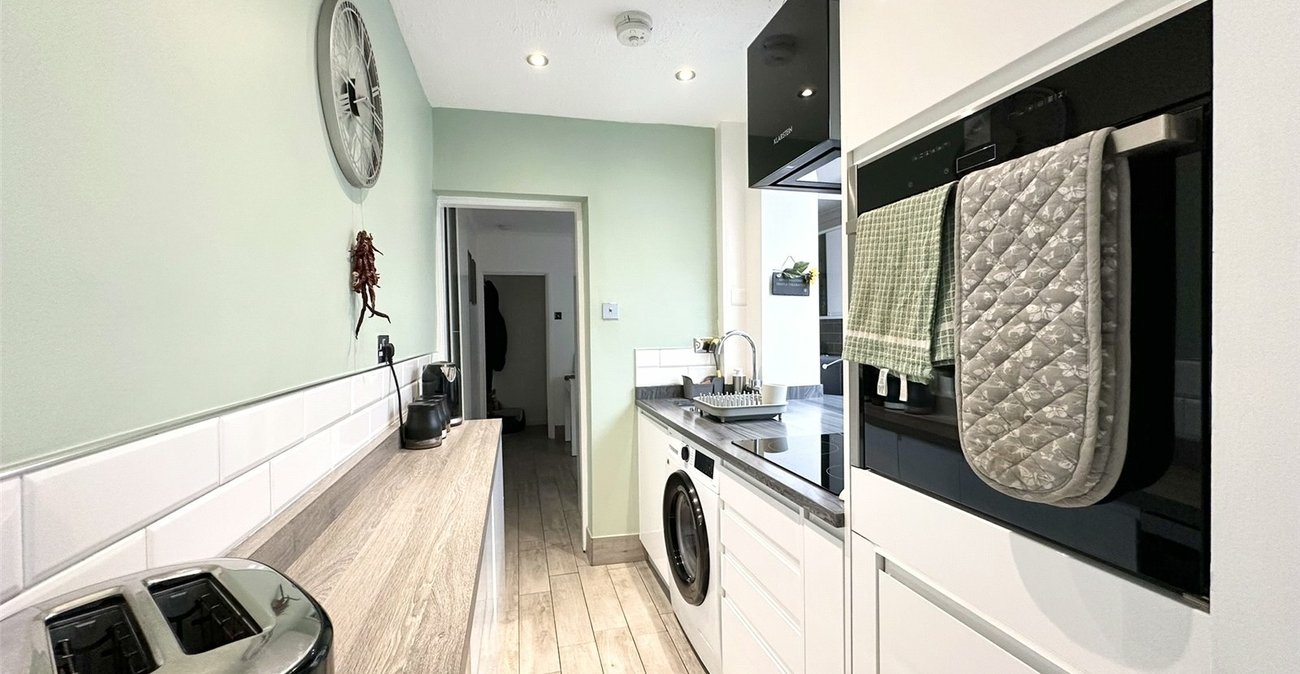 2 bedroom house for sale in Swanscombe | Robinson Jackson