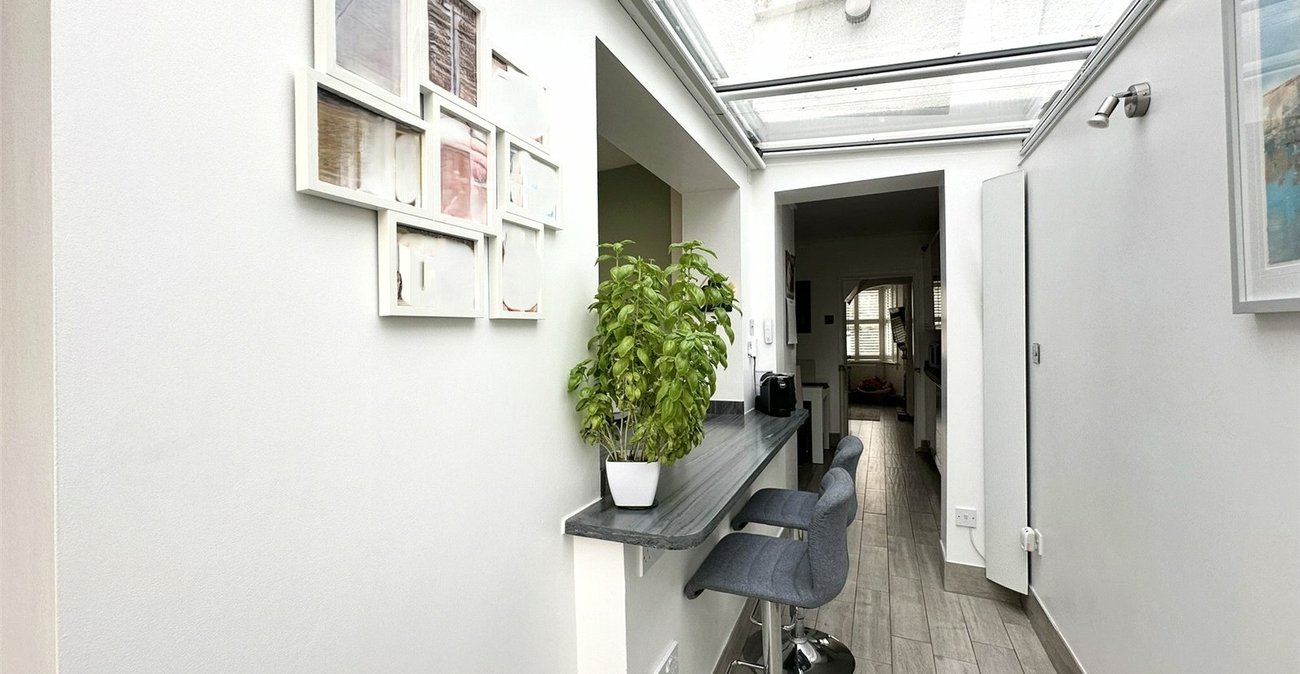 2 bedroom house for sale in Swanscombe | Robinson Jackson