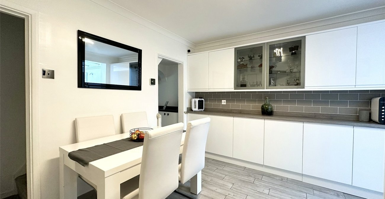 2 bedroom house for sale in Swanscombe | Robinson Jackson