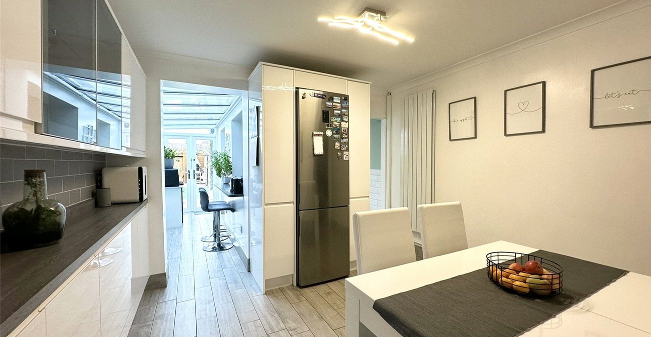 2 bedroom house for sale in Swanscombe | Robinson Jackson