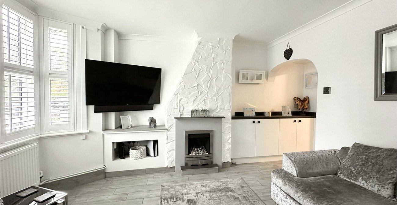 2 bedroom house for sale in Swanscombe | Robinson Jackson