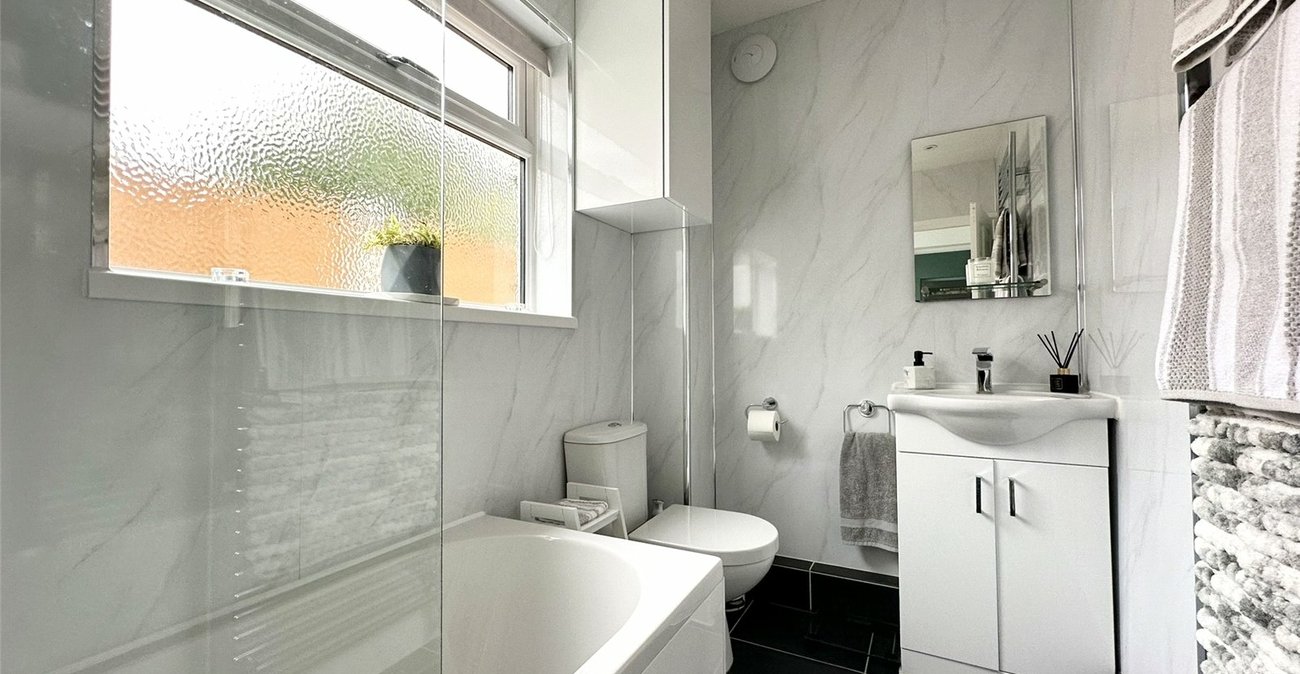 2 bedroom house for sale in Swanscombe | Robinson Jackson