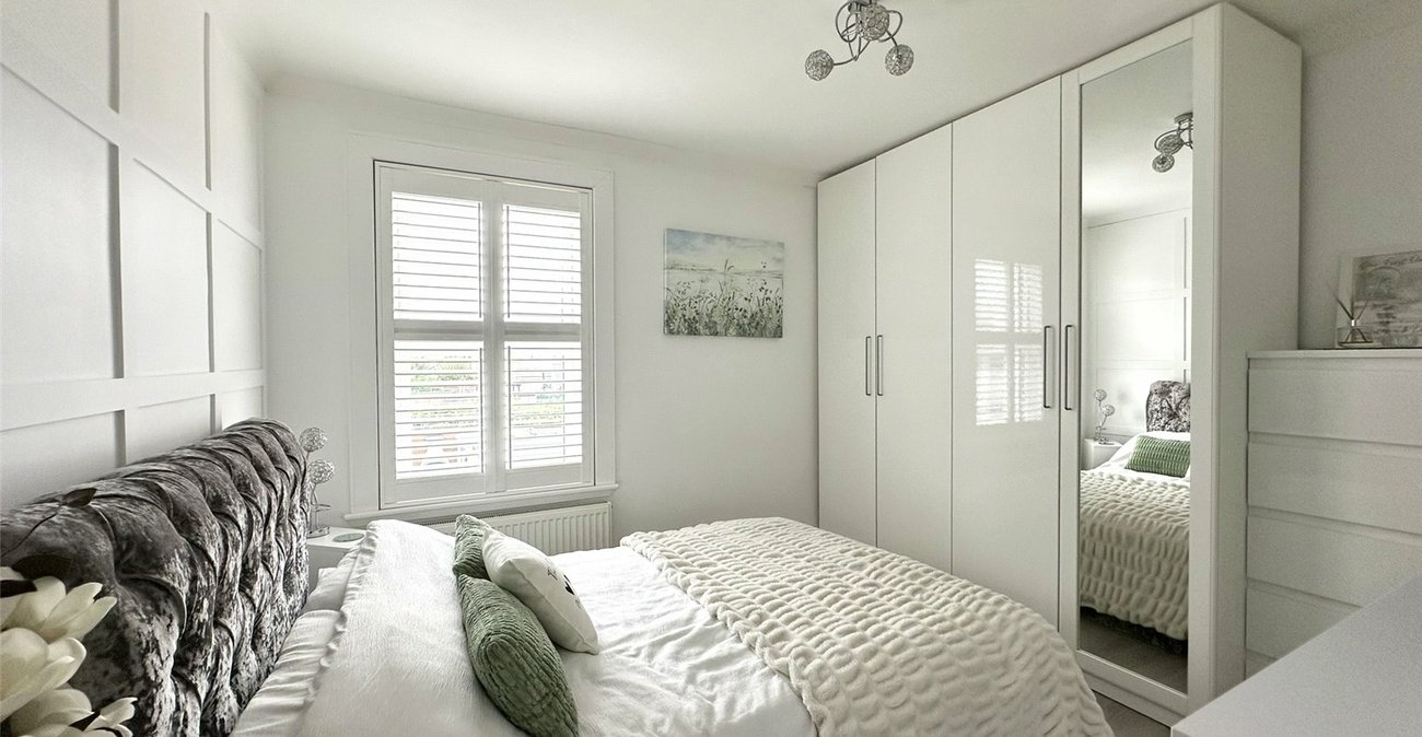 2 bedroom house for sale in Swanscombe | Robinson Jackson