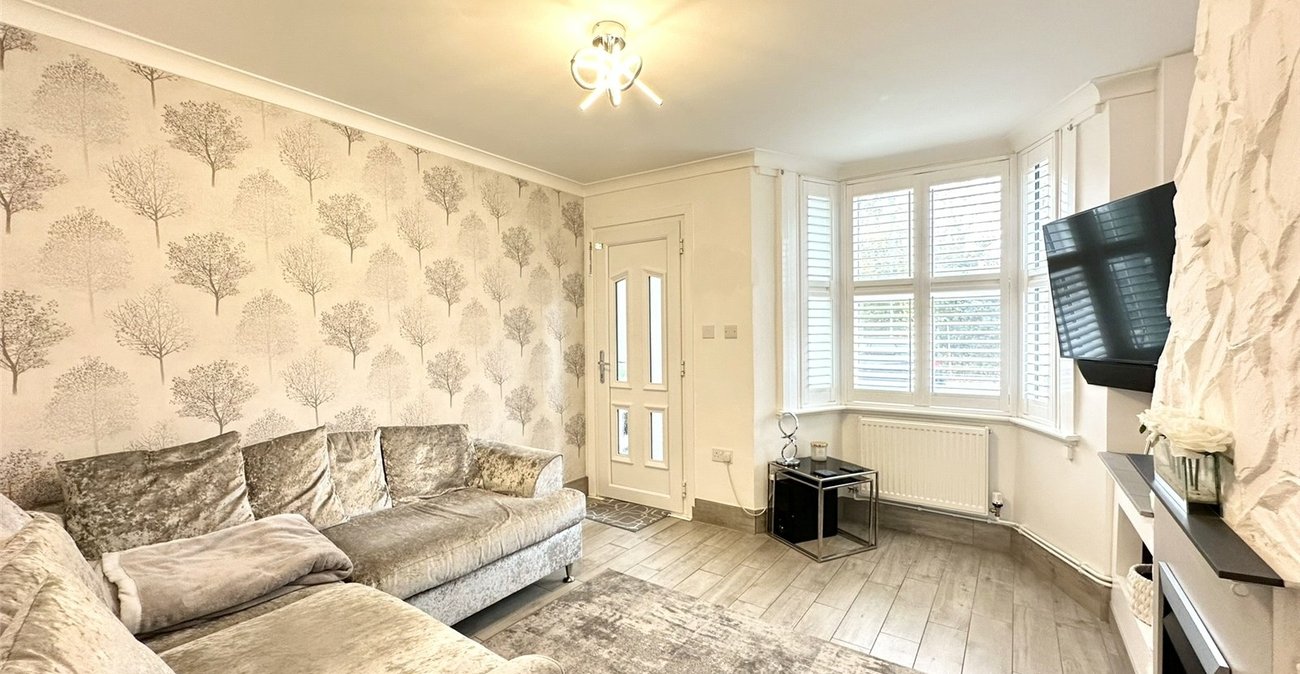 2 bedroom house for sale in Swanscombe | Robinson Jackson
