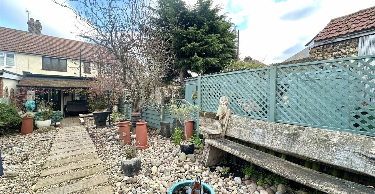 3 bedroom house for sale in Swanscombe | Robinson Jackson