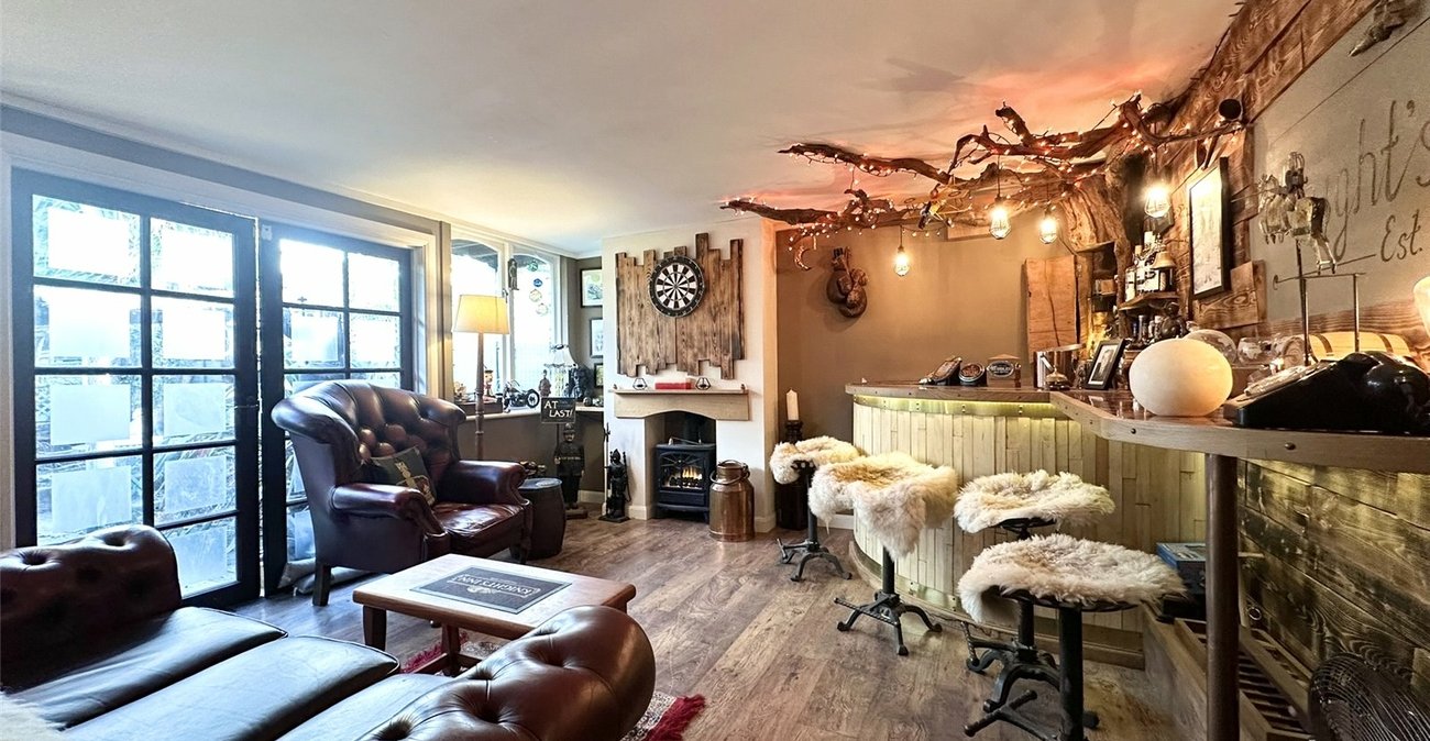 3 bedroom house for sale in Swanscombe | Robinson Jackson