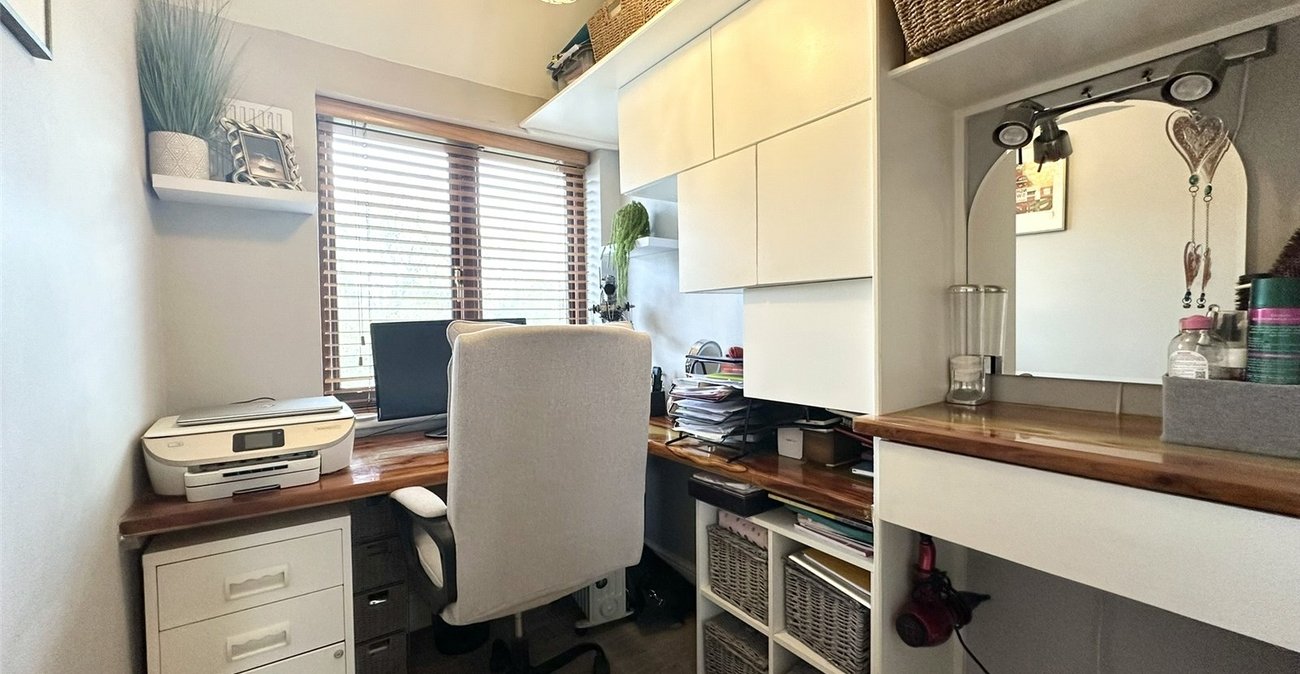 3 bedroom house for sale in Swanscombe | Robinson Jackson