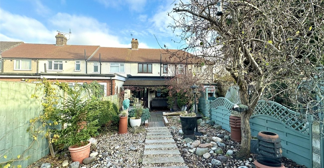 3 bedroom house for sale in Swanscombe | Robinson Jackson