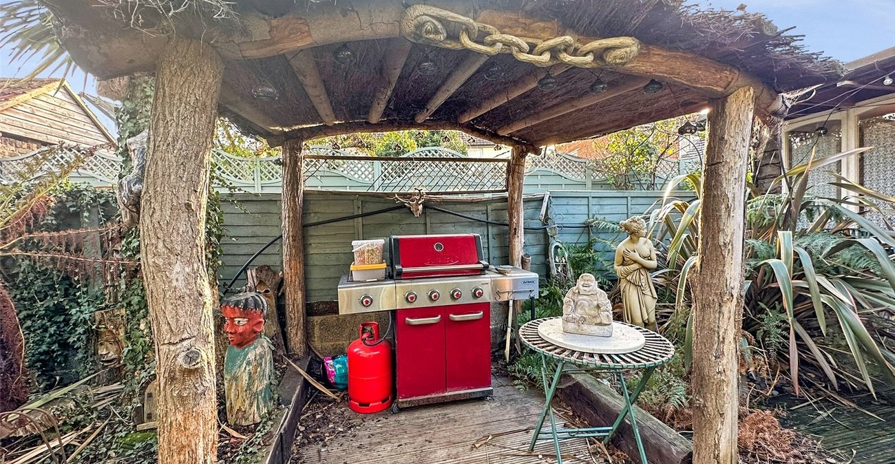 3 bedroom house for sale in Swanscombe | Robinson Jackson