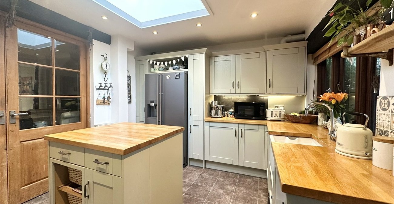 3 bedroom house for sale in Swanscombe | Robinson Jackson