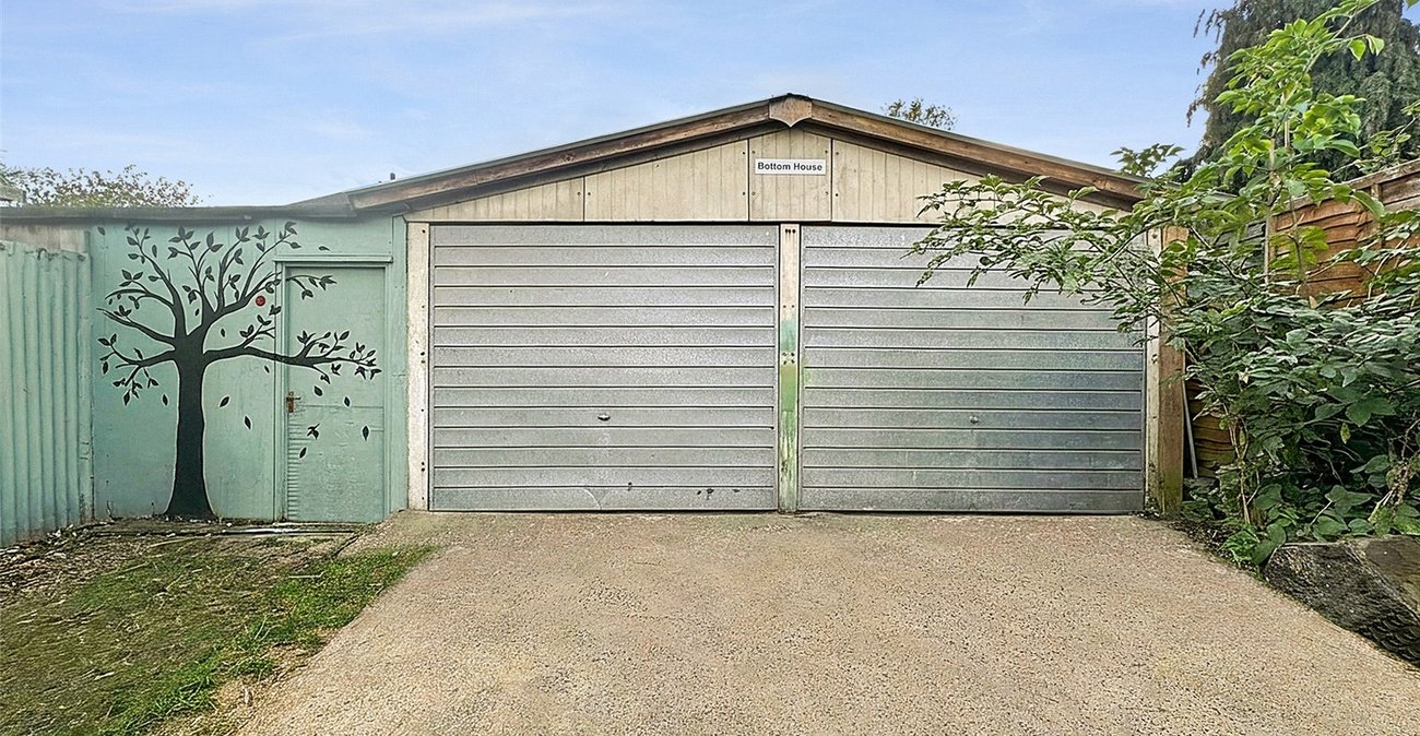 3 bedroom house for sale in Swanscombe | Robinson Jackson