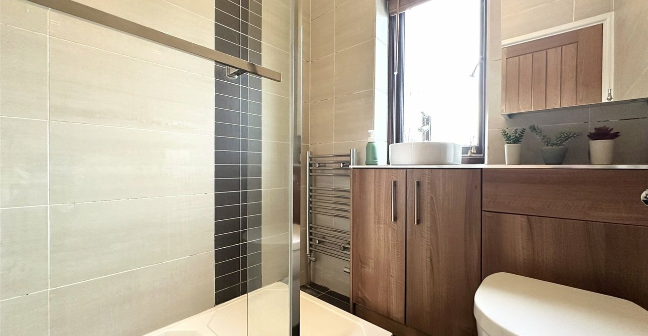 3 bedroom house for sale in Swanscombe | Robinson Jackson