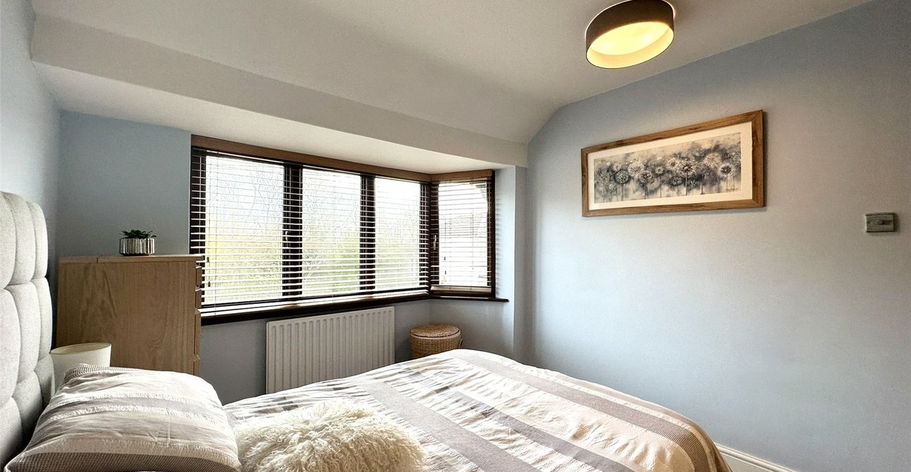 3 bedroom house for sale in Swanscombe | Robinson Jackson