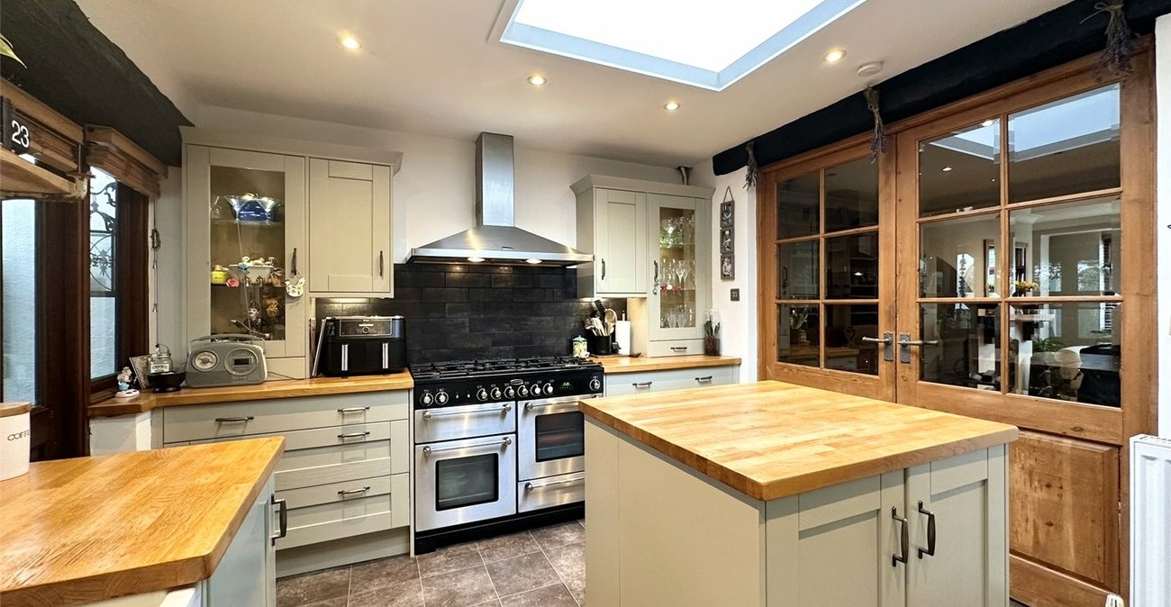 3 bedroom house for sale in Swanscombe | Robinson Jackson