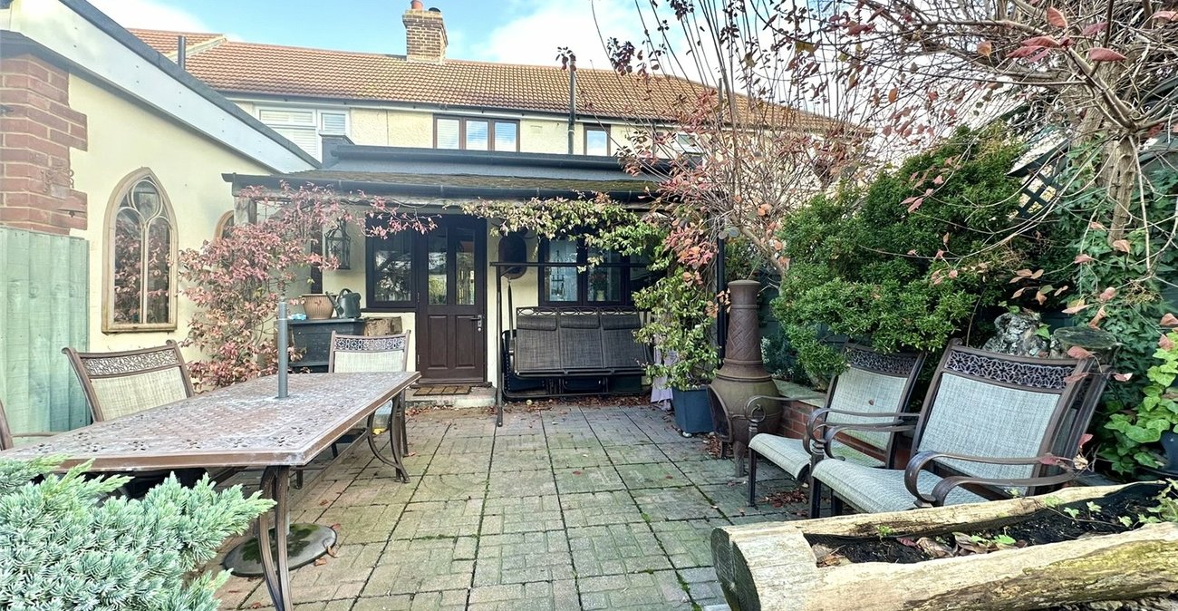 3 bedroom house for sale in Swanscombe | Robinson Jackson