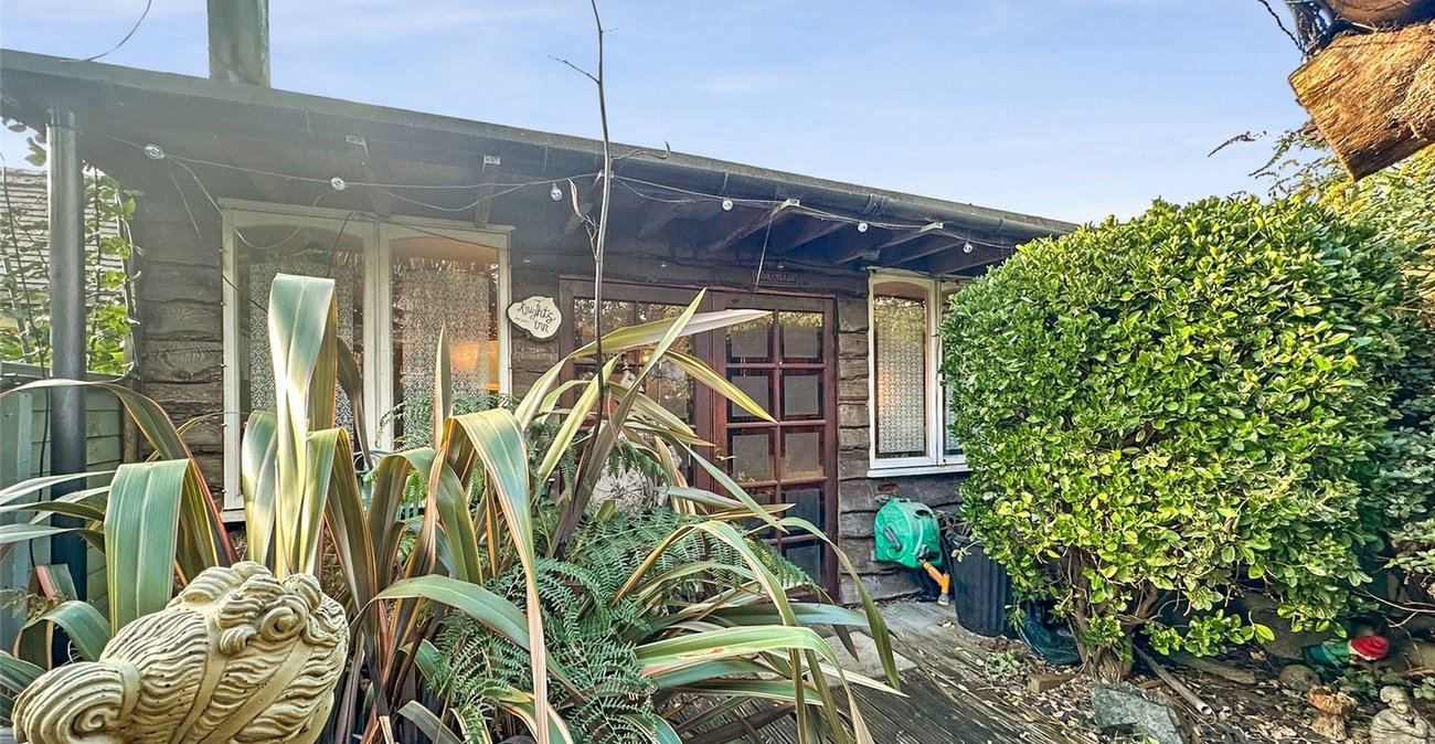 3 bedroom house for sale in Swanscombe | Robinson Jackson