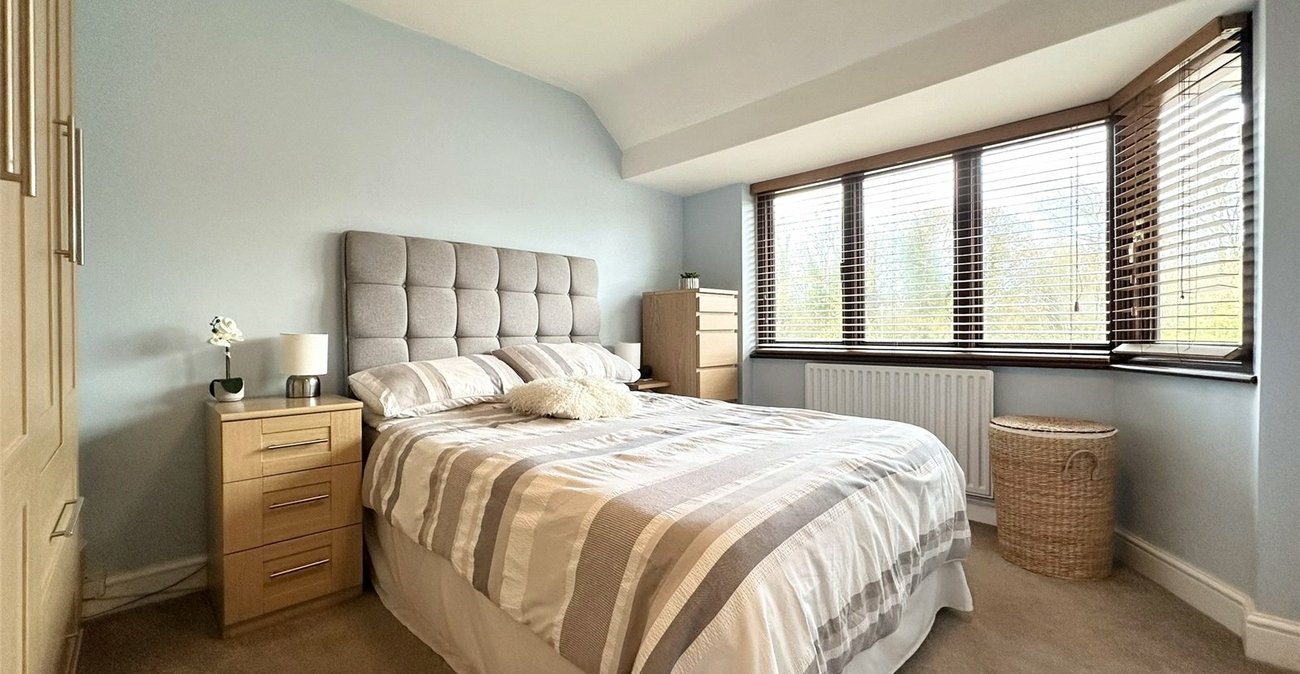 3 bedroom house for sale in Swanscombe | Robinson Jackson