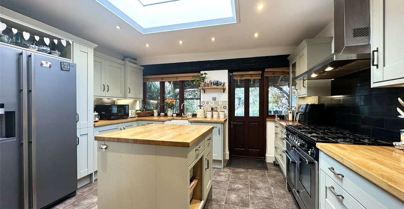 3 bedroom house for sale in Swanscombe | Robinson Jackson