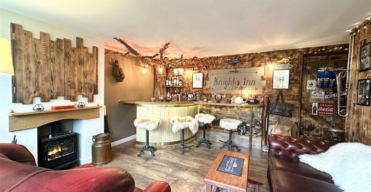 3 bedroom house for sale in Swanscombe | Robinson Jackson