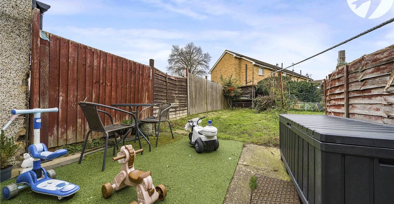 2 bedroom house for sale in Swanscombe | Robinson Jackson